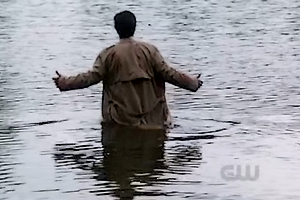 Castiel entre dans l'eau